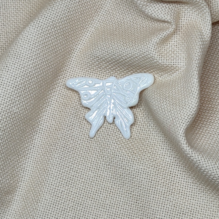 Fotka Noční motýl porcelán